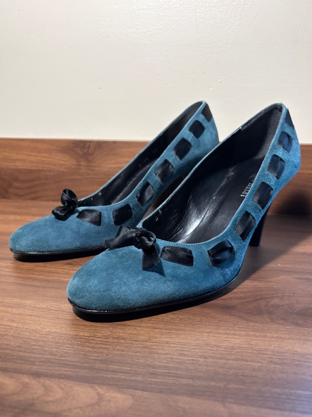 Massimo Baldi Italian-Made Blue Suede Heels Black Ribbon & Bow Women's Size 10 - Picture 2 of 15